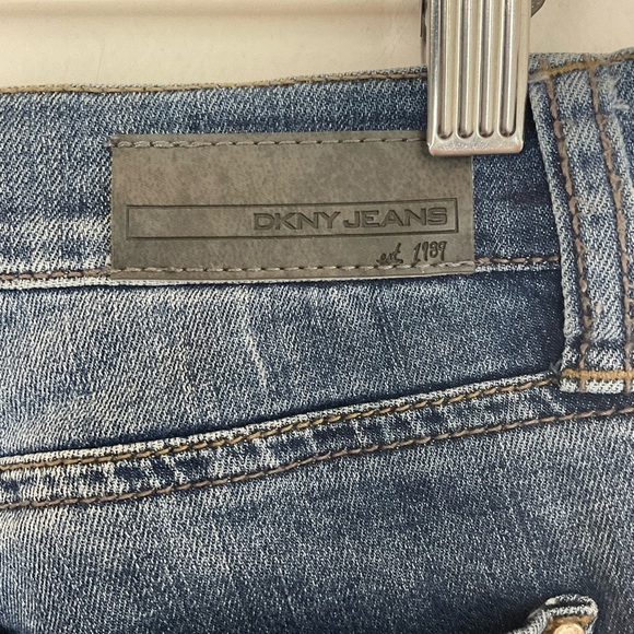 DKNY Jean Shorts Low Rise Bermuda Dark Blue‎ Wash Denim Womens Ludlow Size 2 - Picture 4 of 9
